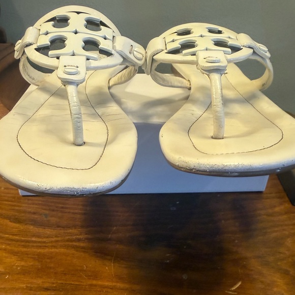 Tory Burch Optic White Leather Metal Miller Sandals Size 8.5 MSRP $200 - Picture 4 of 9